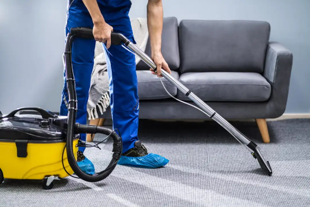 What are the 5 main advantages of a cleaning service?